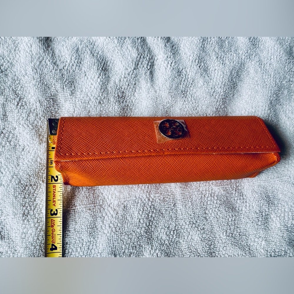 Tory Burch Orange Textured Glasses case - Picture 4 of 7